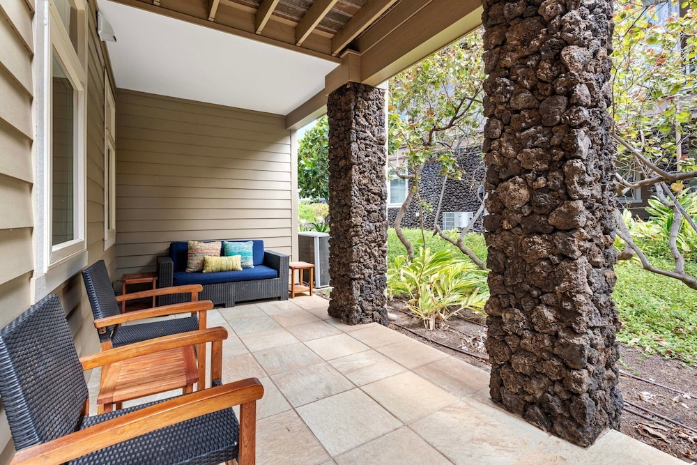Private Beach Access Includes Concierge Outdoor Spacious Lanai!