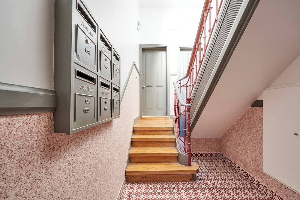 Modern 1-Bed With Ac & Private Terrace