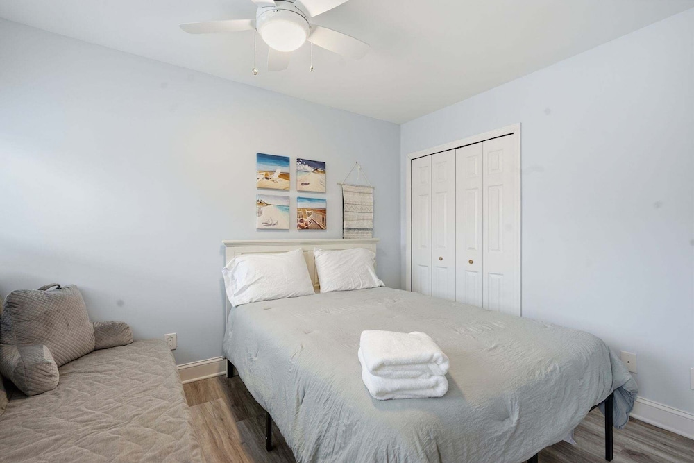 Sea Bright Gem Steps To Beach + Parking 4 Bedroom Home