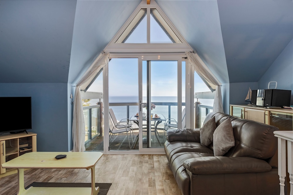 The Chandlery - Panoramic Sea Views With Parking
