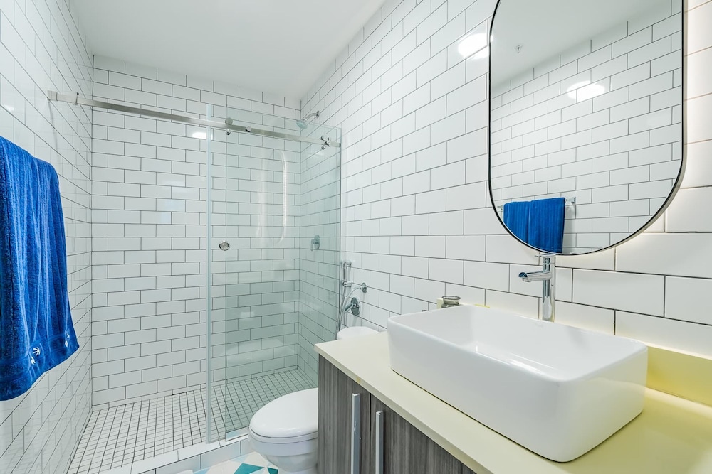 w Charming 1BR in Santa Ana s Best Area