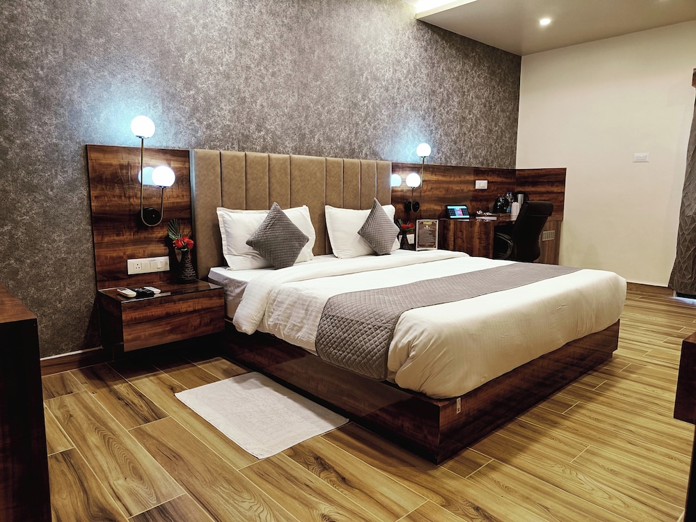 THE KASHI RESIDENCY