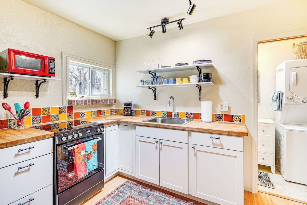 Peaceful & Historic Home in Patagonia!