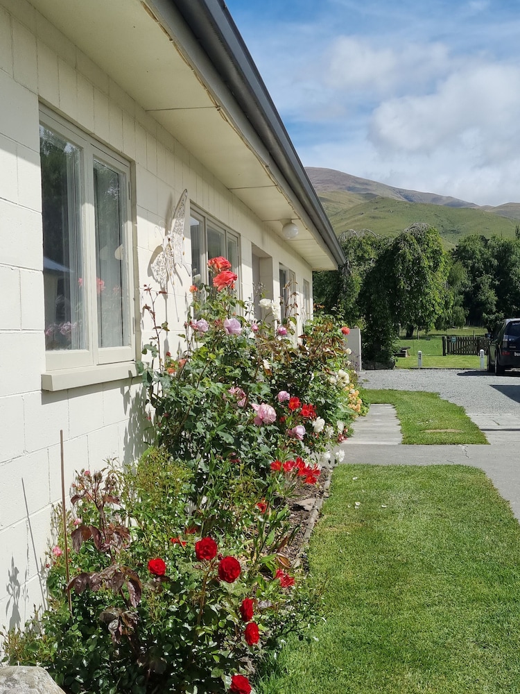 Burkes Pass Country Motel