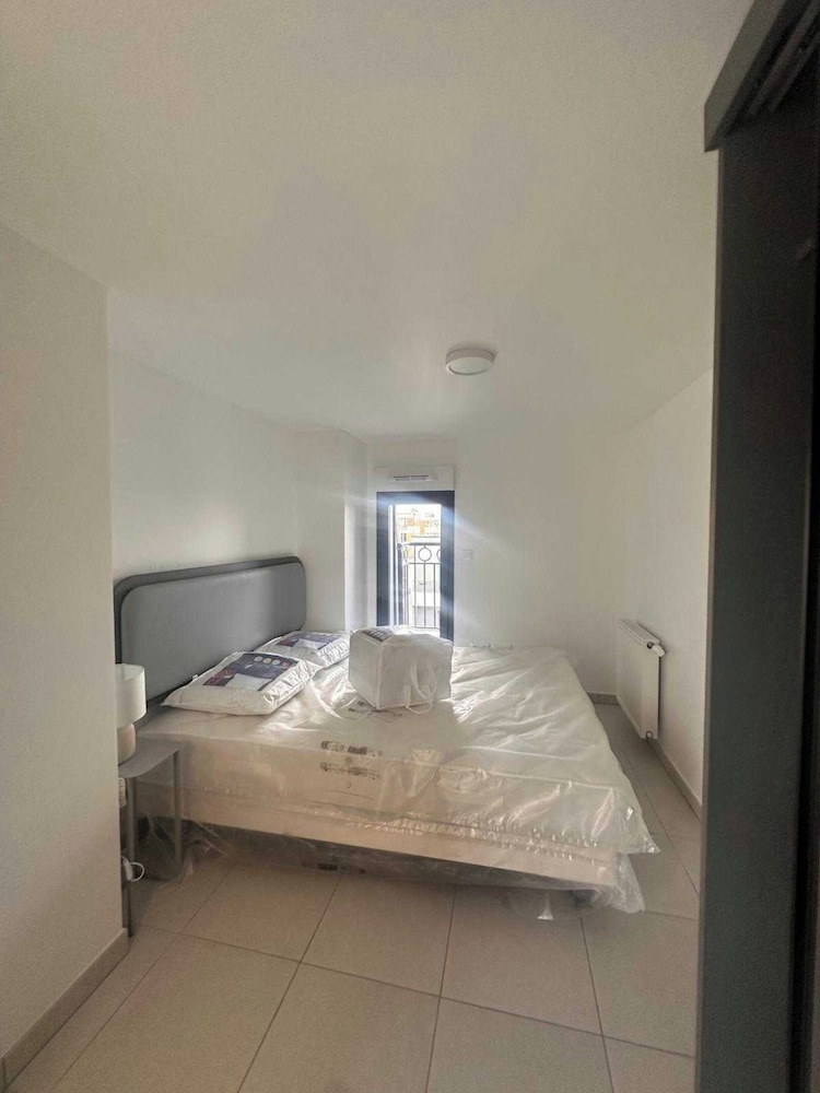 Elegant Appt - 3bdr/8p - Near Paris & La Defense