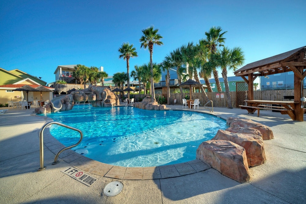Carpe Beach Bum by Avantstay 3 Blocks to Beach Balcony Pool