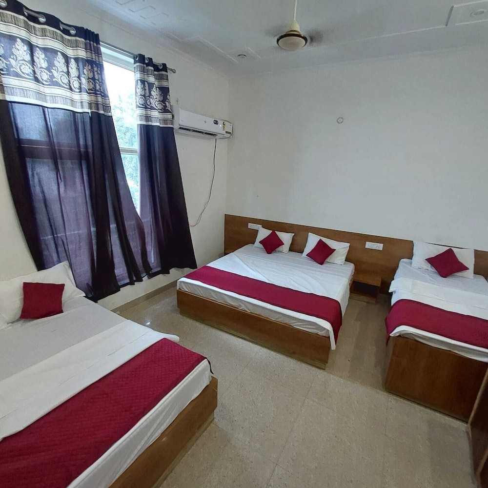 Ladlee Palace Guest House