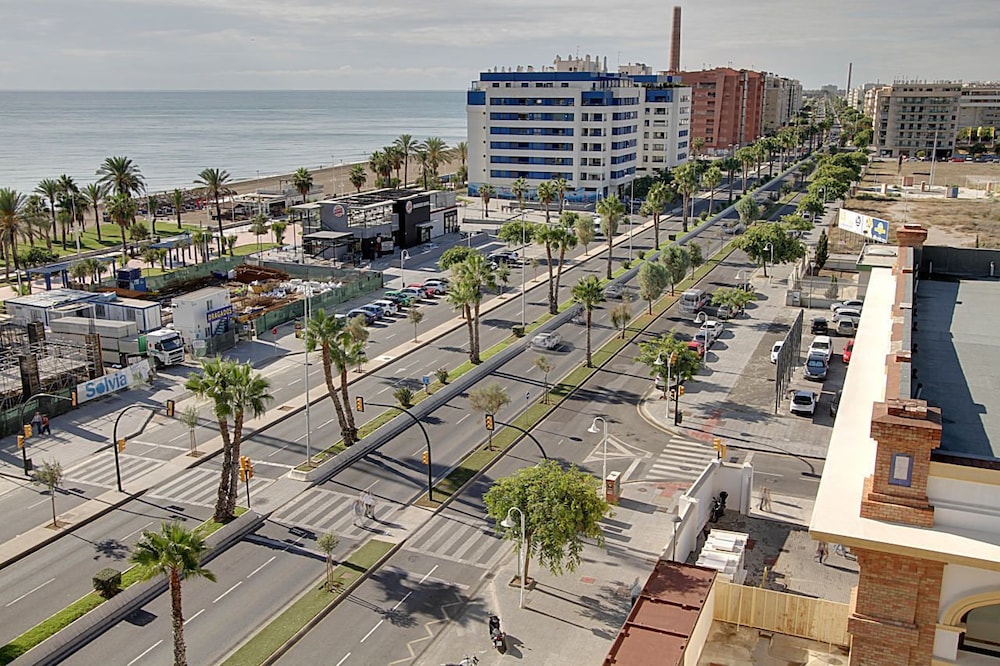 Apartamento Top Malaga Calle Pacifico con piscina y parking