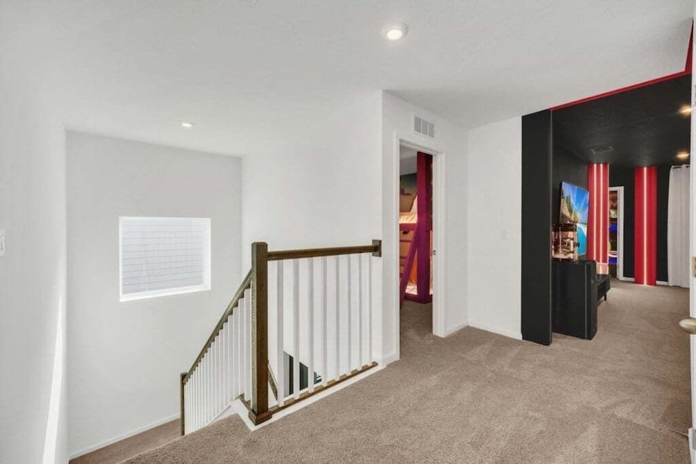 Private Pool, Spa, Movie Theater Room For Family! 7 Bedroom Villa