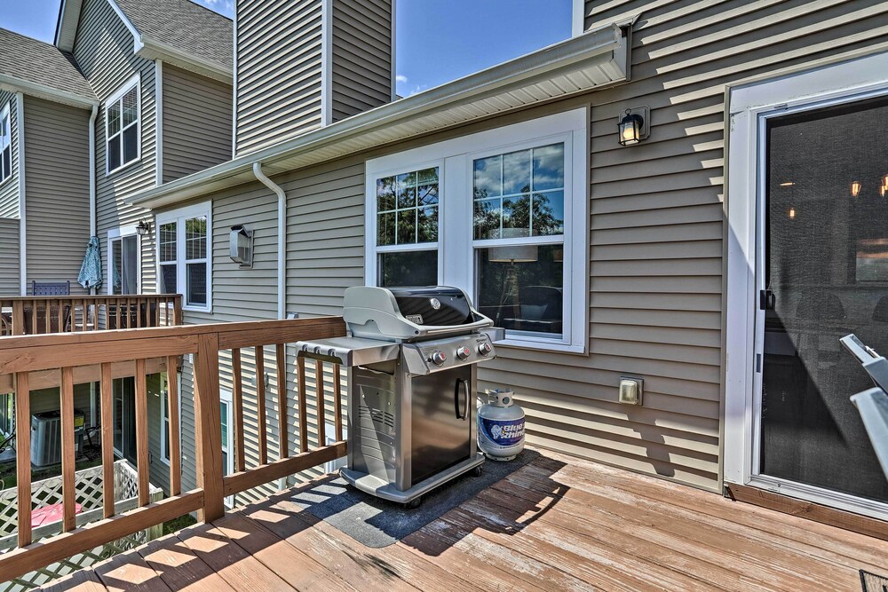 Retreat W/game Room & Deck, 1 Mi to Camelback