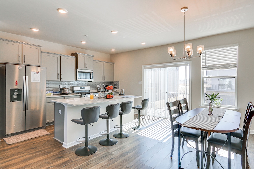 2 Mi to Dtwn Frederick: Updated Townhome