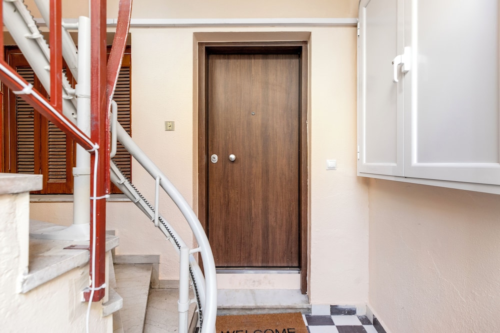 Chleo - Glamorous 2 BR Apt. in Athens photo 2