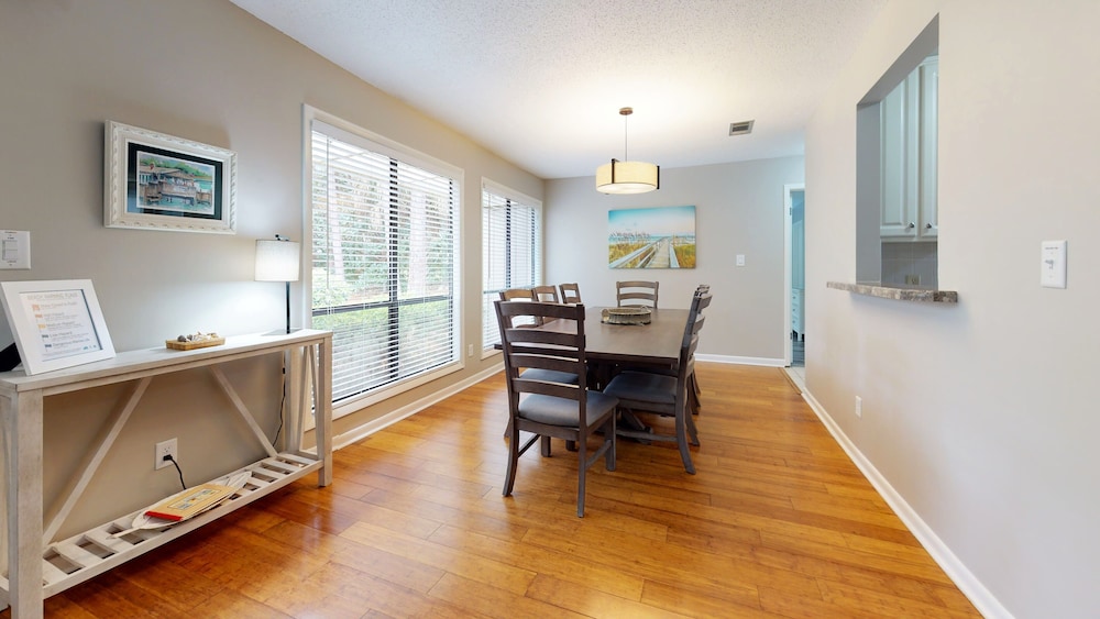 Augusta Village Sandestin by Gibson BR