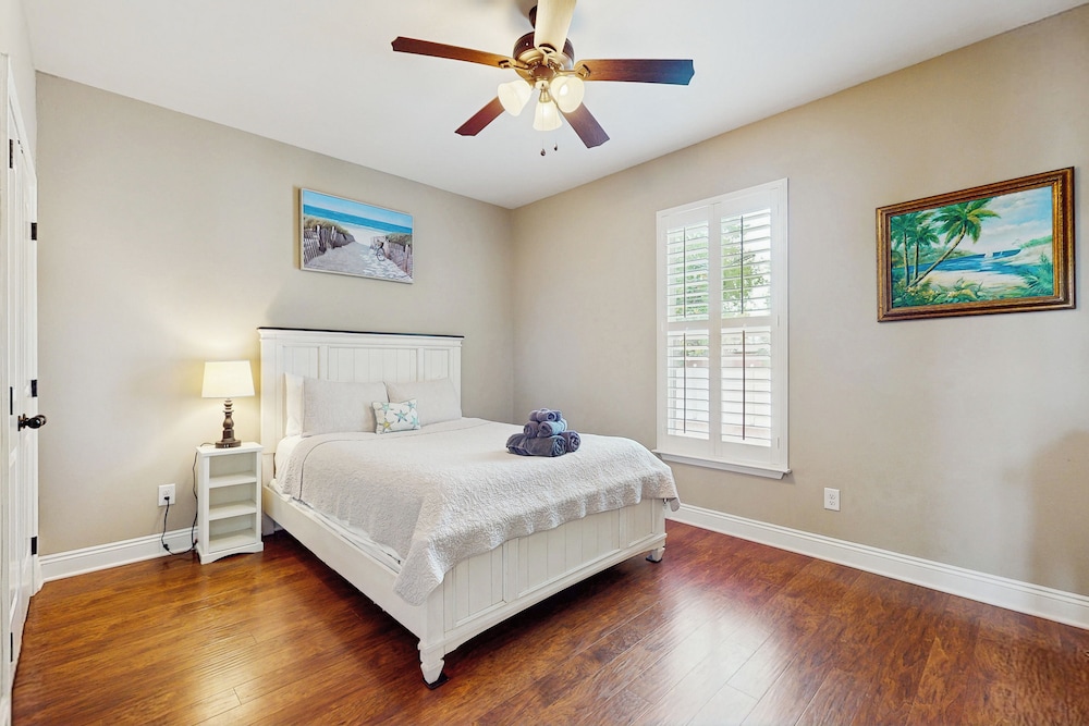 Spacious 5BR w/ Patio & W/D Near Beach