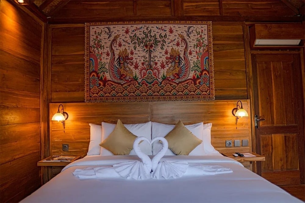 Devani Resort Sidemen
