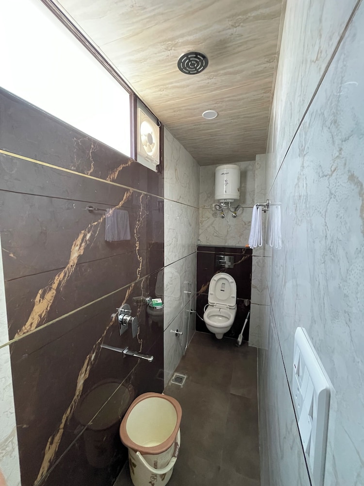 Anand residency