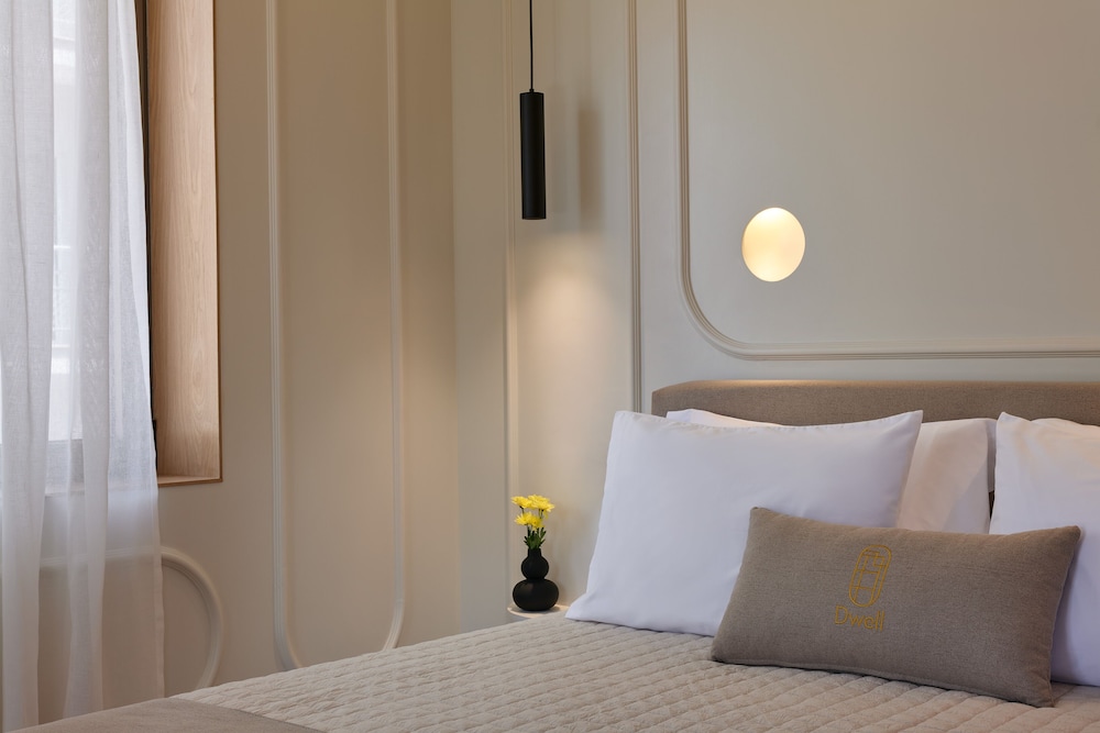 Dwell - Elegant City Stay