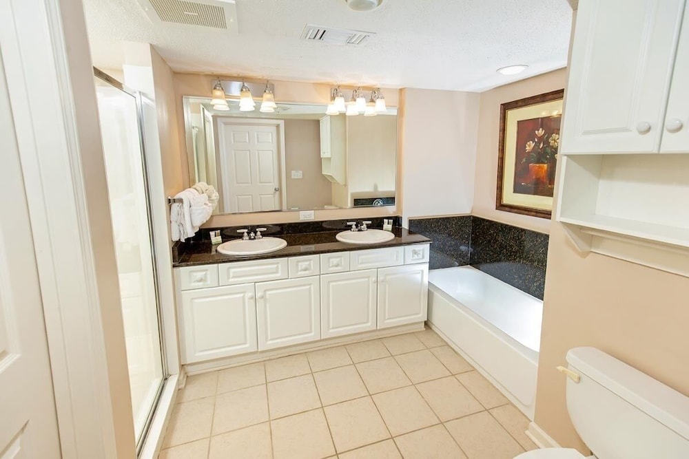 Yacht Club 2-203 3 Bedroom Condo