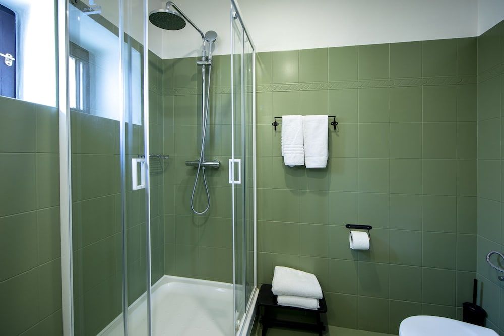 Sir Toby's Midtown - Hostel