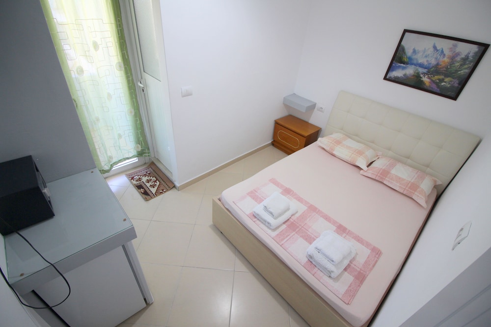 Andy Apartments