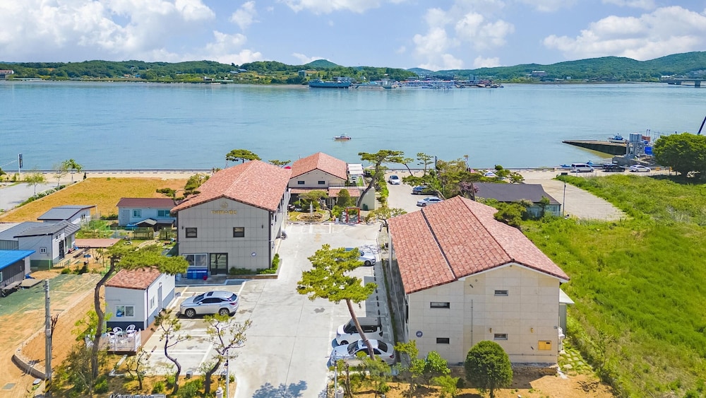 Incheon Vacations - Ganghwado Mare Seawater Poolvilla - Property Image 21