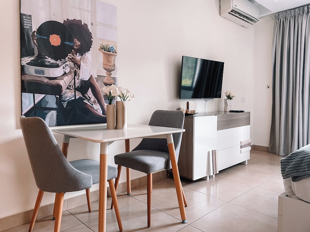 Sky Suites Airport