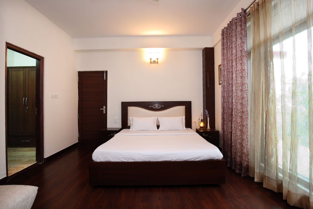 OYO 9308 Home Valley View 2 BHK Villa Near Kasauli