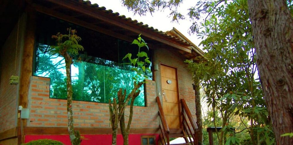 Pousada Pássaro de Fogo