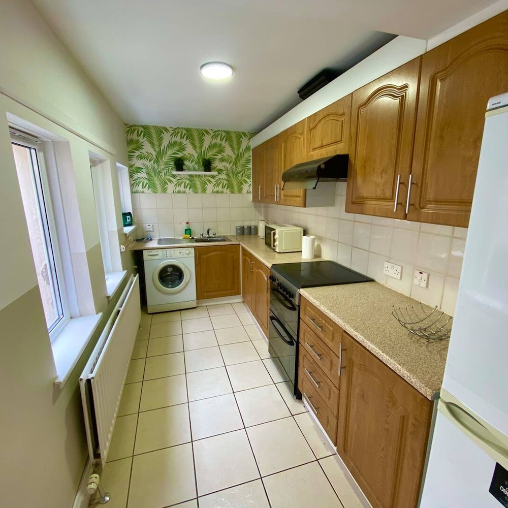 2BR City Side House in Belfast