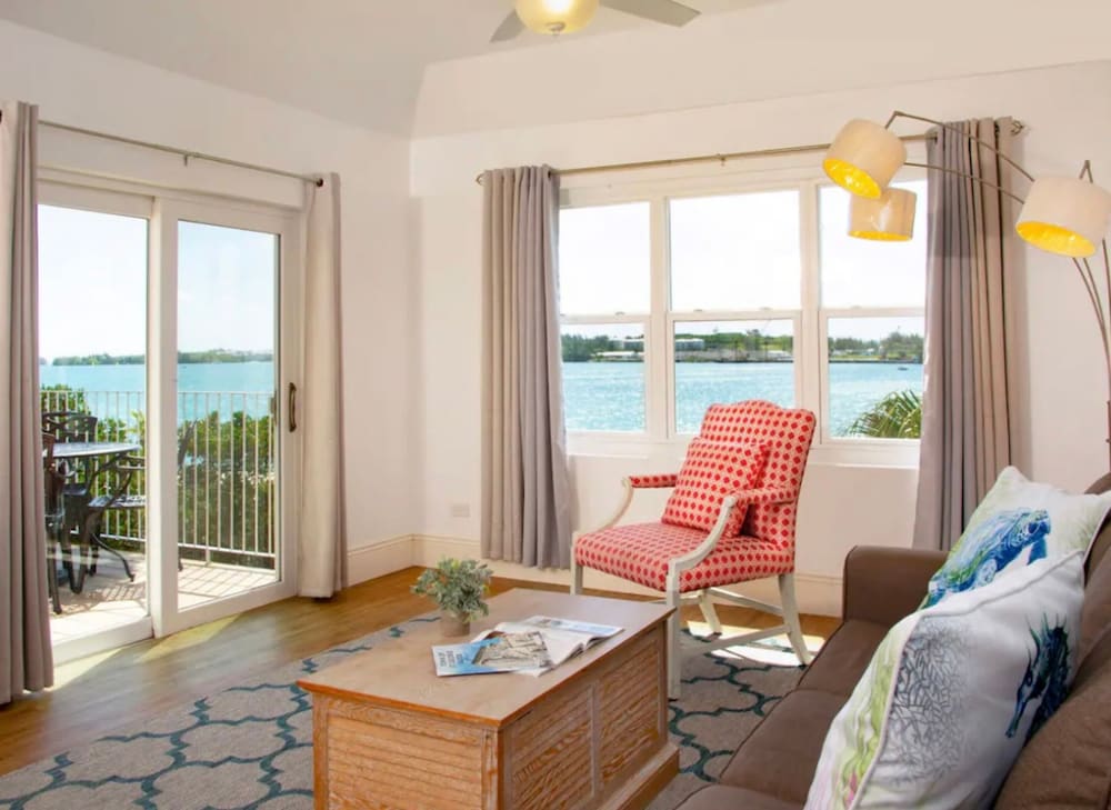 Bermuda Vacations - Modern Apartment St.Georges Bermuda - Property Image 1