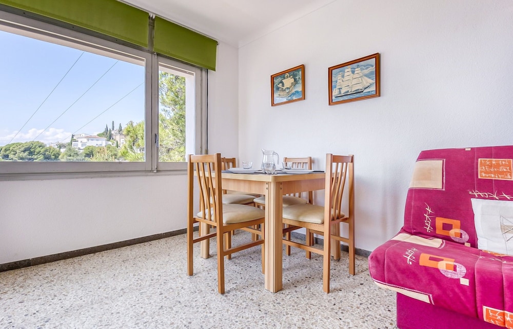 Apartment With Scenic View