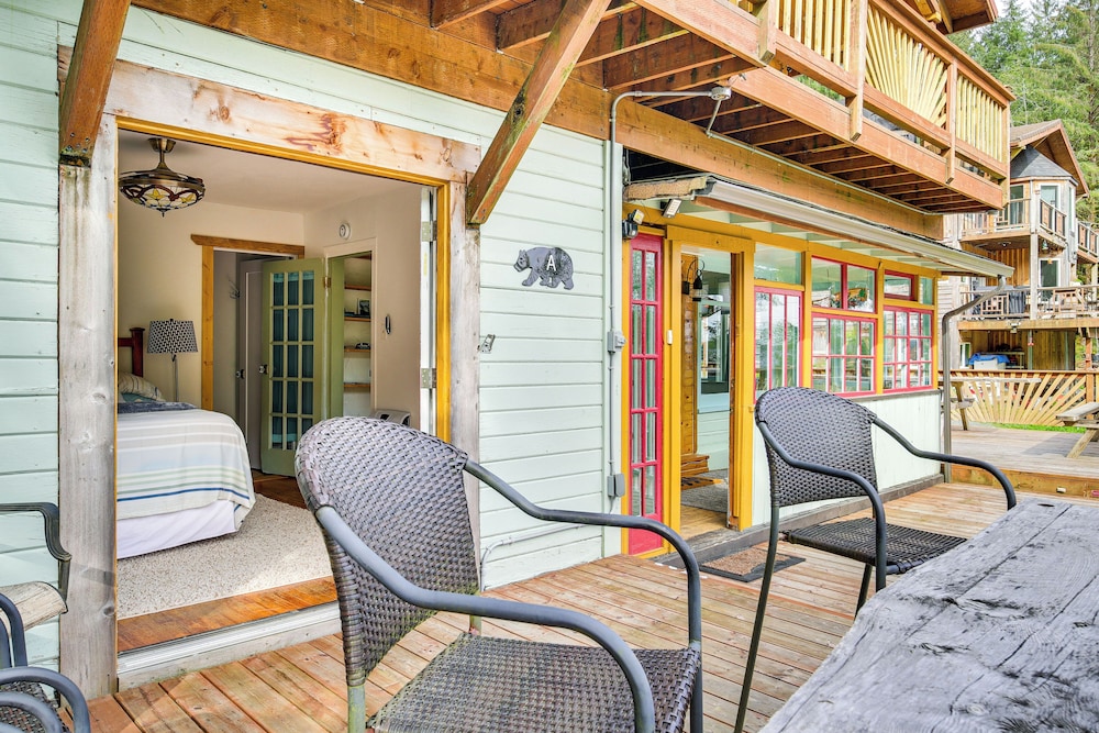 Salmon Return & Wildlife Roam: Ketchikan Getaway!