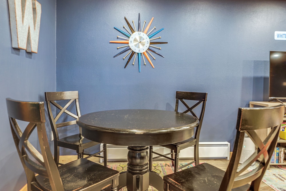 Ski-in/ski-out Condo in Upson - Walk to Lake