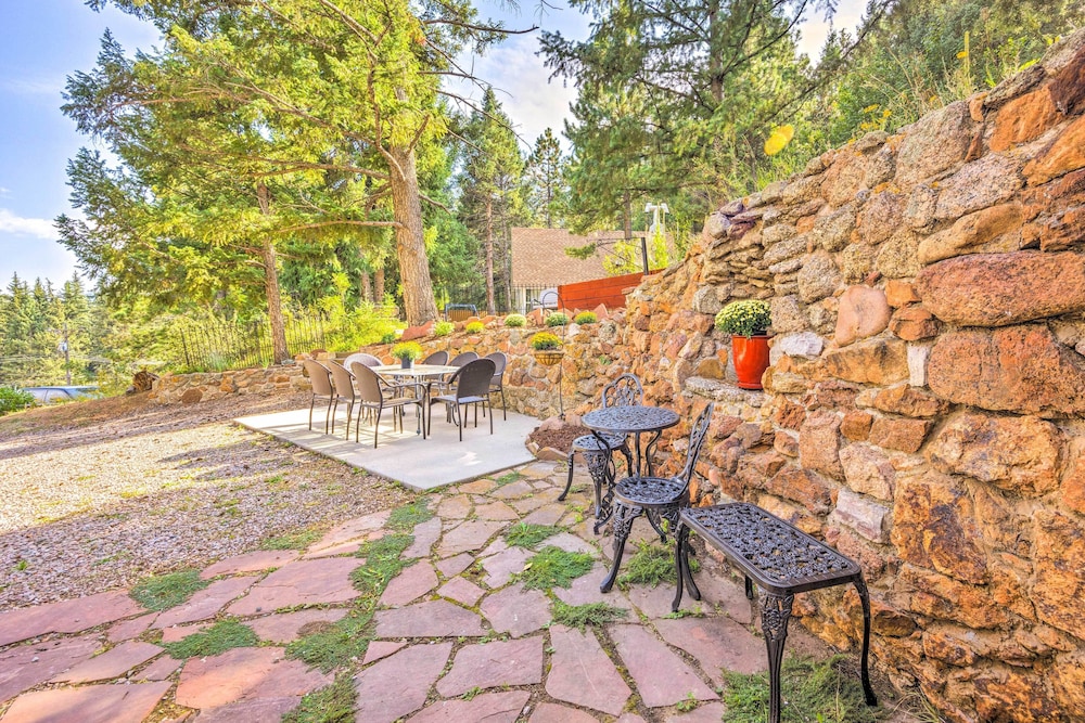 Charming Cascade Cabin ~ 1 Mi To Pikes Peak! view 5