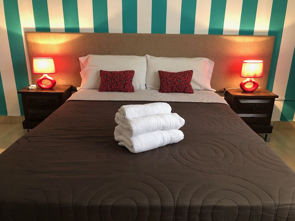 Defensa 821 Bed & Breakfast