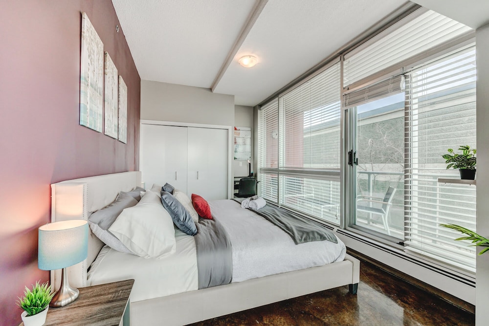 Luxury Condo Steps From Stampede Park - Image 5