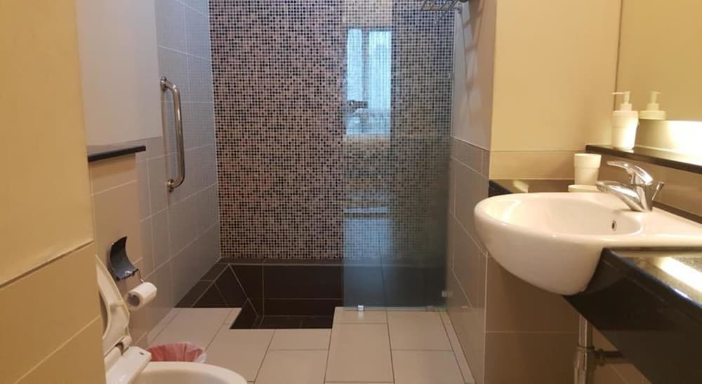 Swiss Garden Residence SS Suite