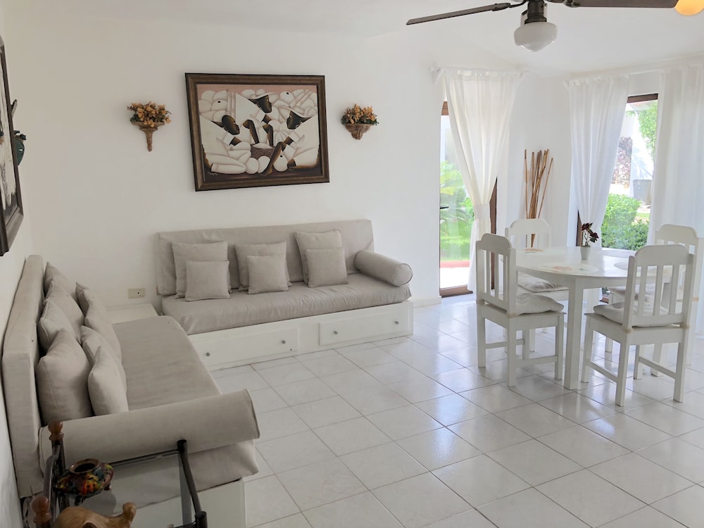 Los Corales Tropical Beach Resort & SPA