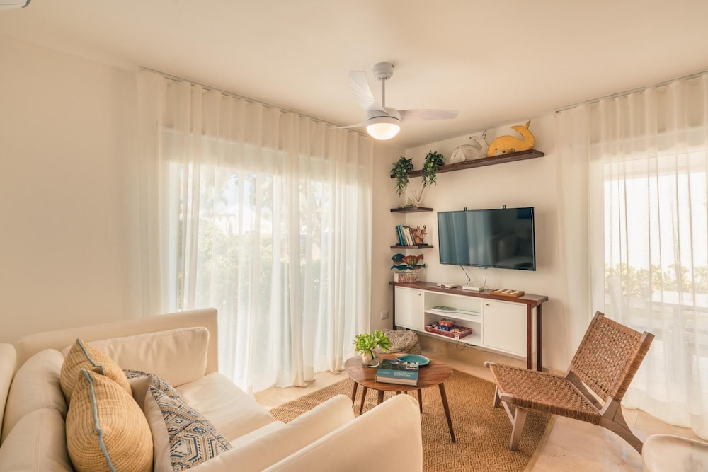 Limited Time Offer Breakfast Included 1BR Villa at Green One F2 view 5
