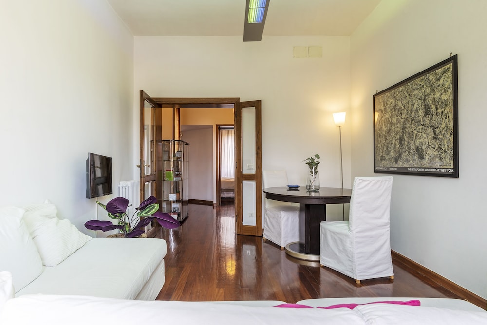 Porta Pia Apartment with Balcony