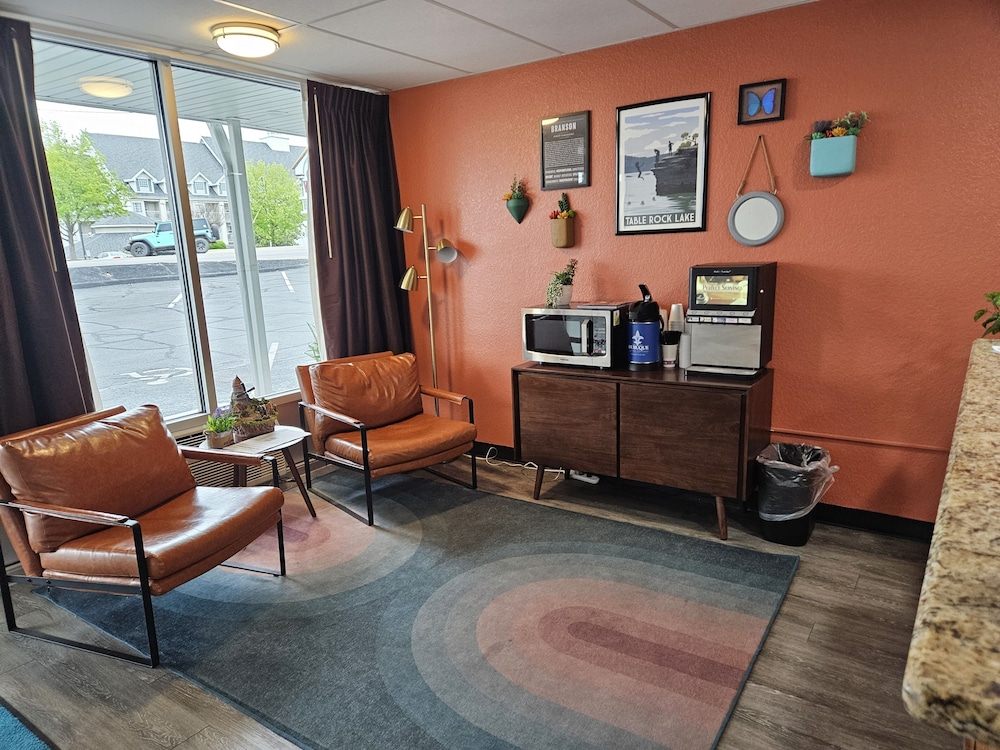 The Retro Hotel view 4