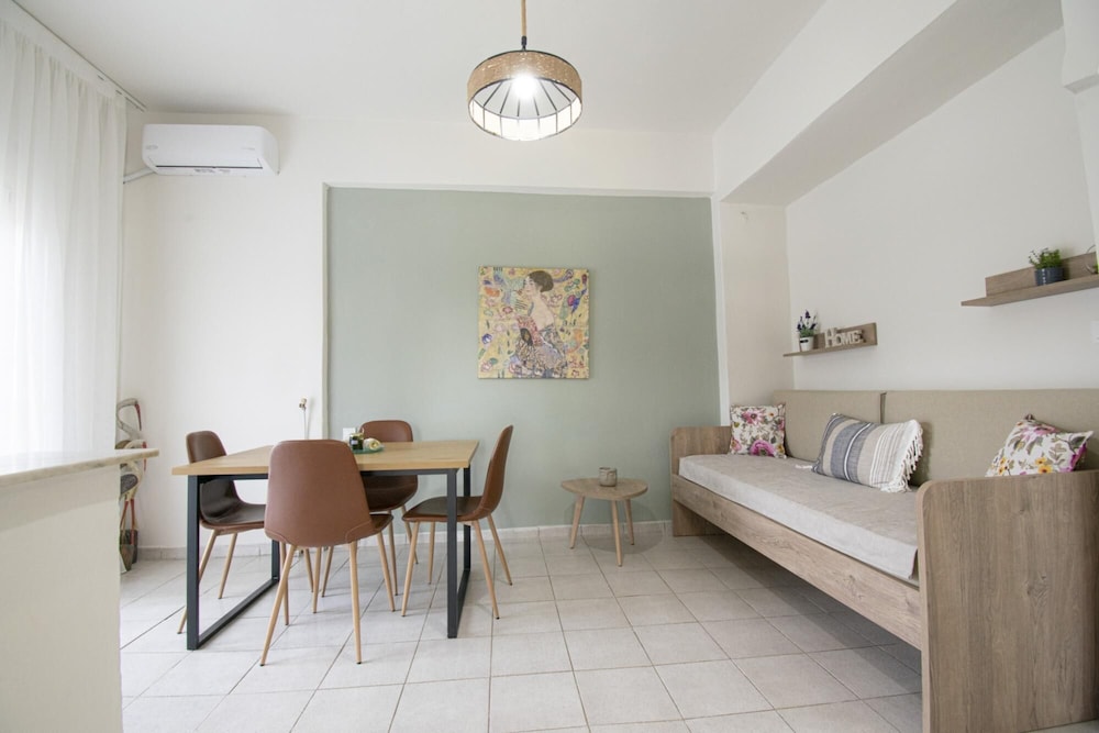 Forest View Apartment 1 by Travel Pro Services view 2