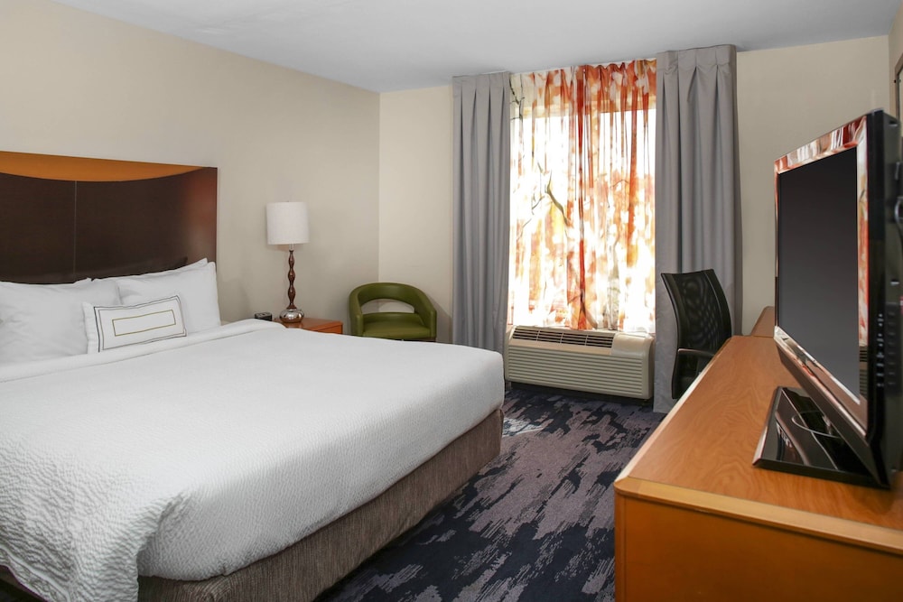 Milledgeville Vacations - Fairfield Inn  Suites Milledgeville - Property Image 22