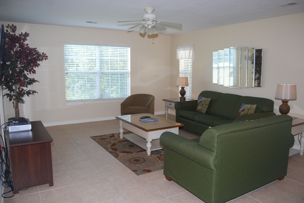 Fairways At Riveroaks 23d 3 Bedroom Condo by RedAwning