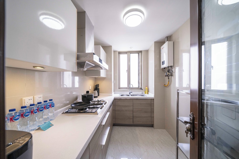 Tyms Xintiandi Elegant 3BR 2BA APT
