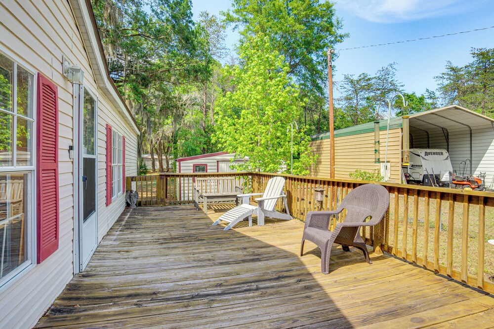 Near Historical Sites: Quiet St Helena Island Home
