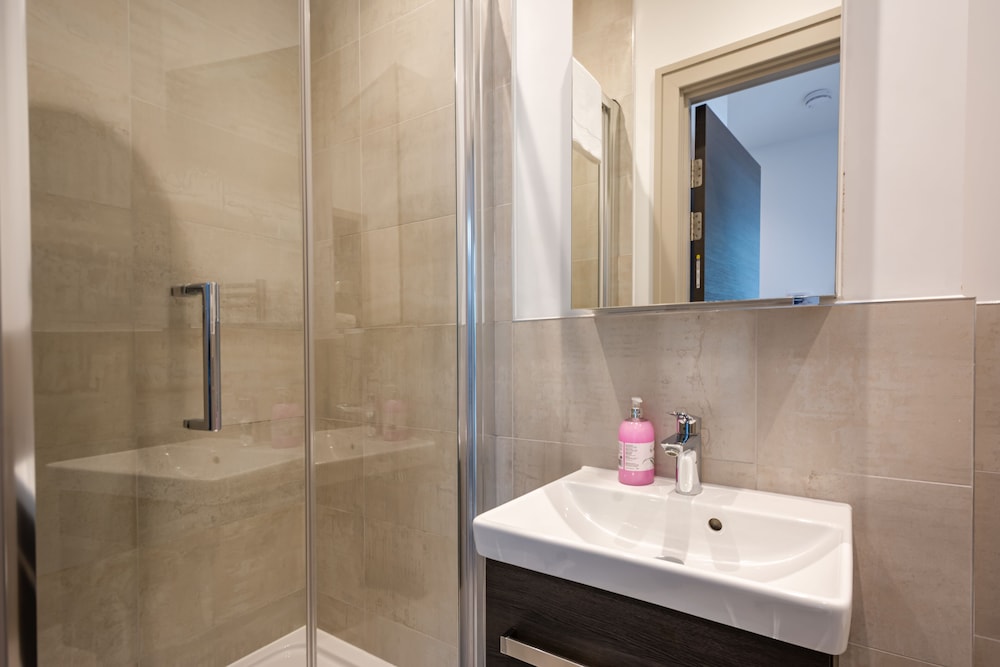 Comfy One Bedroom Apartment in Harrow view 2