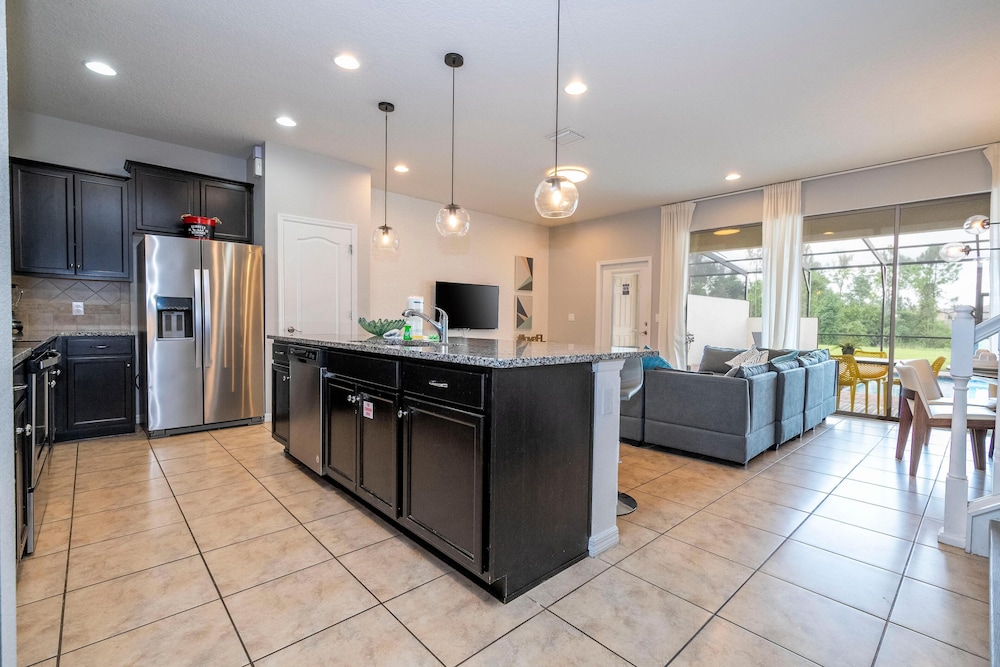 8822 GC - Fabulous 5BR Townhome: Pet Friendly