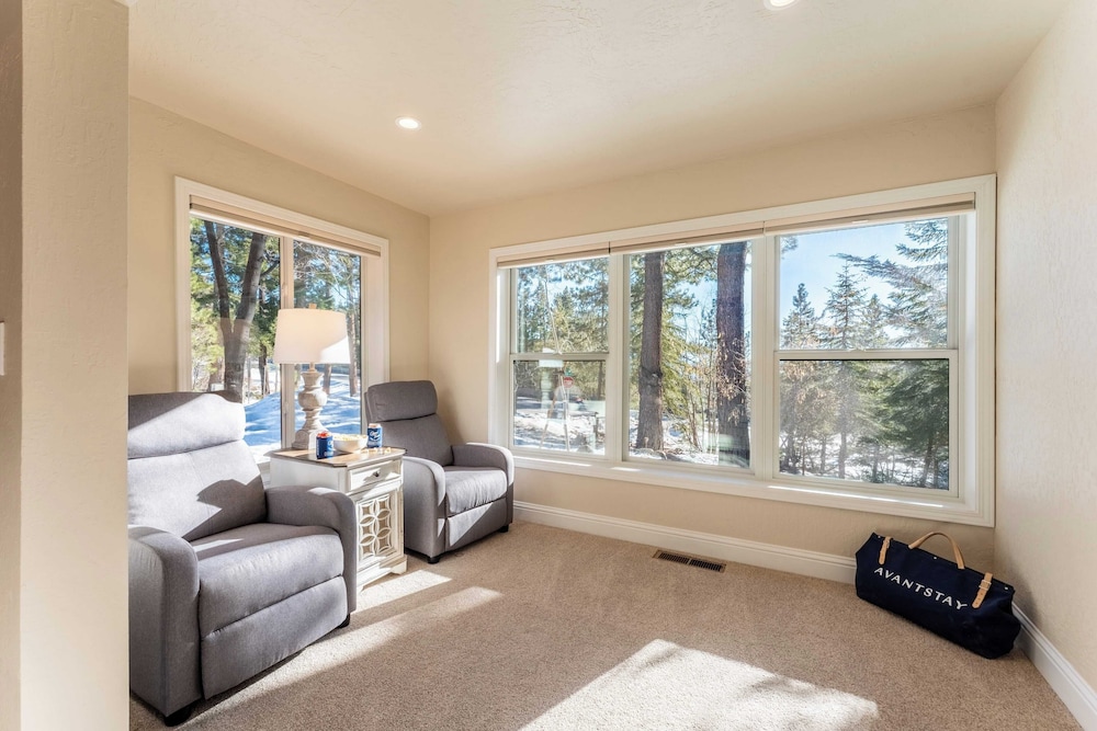 Views + Mins to Skiing, Lake, & Incline Village Incline Serenity by Avantstay