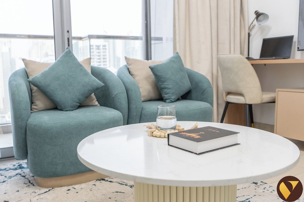Luxury Stay in JLT Near Metro & JBR